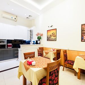 OYO 518 Chariot Hotel